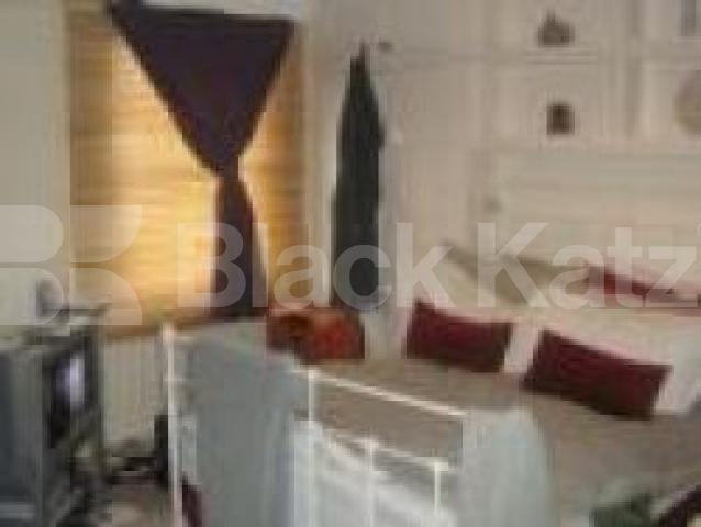 			2 Bedroom, 1 bath, 1 reception House			 Walmer Road, NOTTING HILL /HOLLAND PK W11